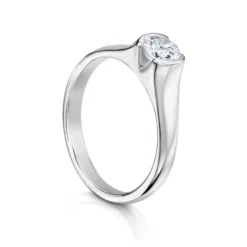 North Star 5mm Cubic Zirconia Ring