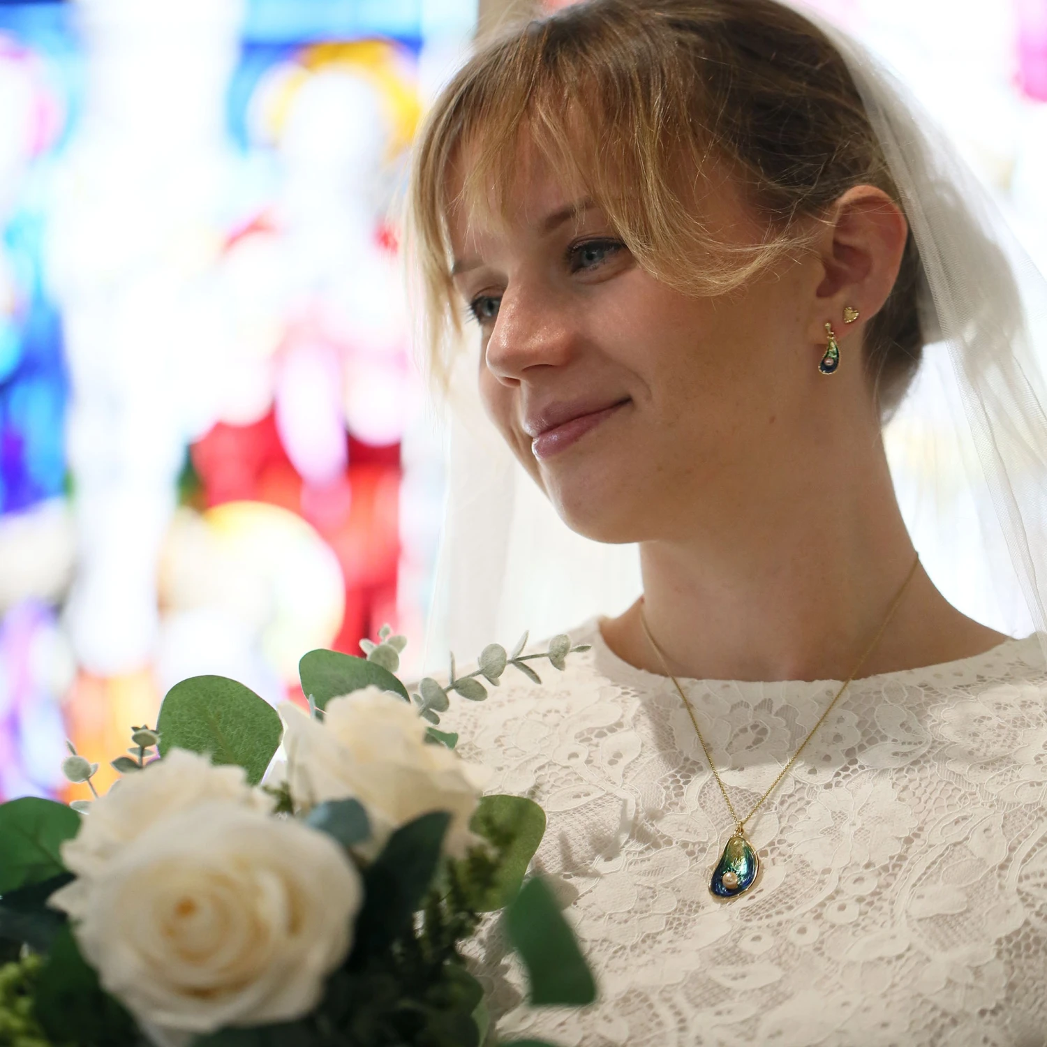 Mussel Small 18ct Yellow Gold Drop Earrings With Peach Pearls In Ocean Enamel 3 Mussel Small 18ct Yellow Gold Drop Earrings With Peach Pearls In Ocean Enamel - Image 3